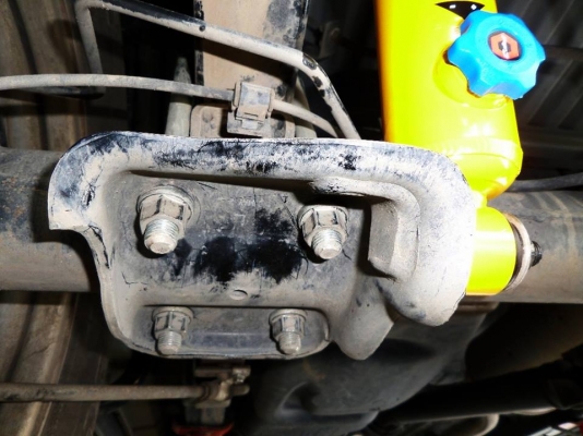 รับแก้ปัญหาช่วงล่าง Toyota Fortuner by Shock Profender