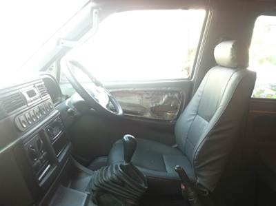 ขายรถตู้ 12 ท่ีนั่ง  benz MD100 เครื่องดีเซล 5สูบ