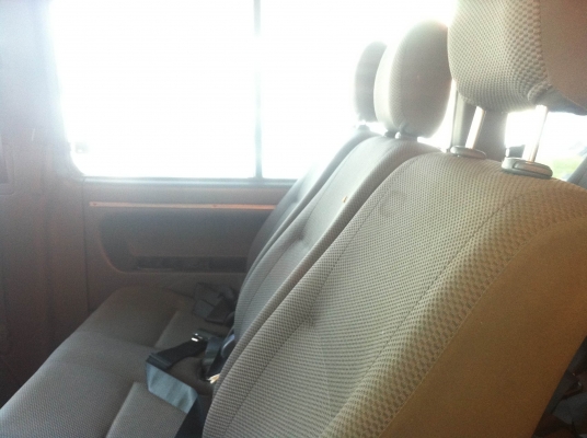 ขายรถตู้ 12 ท่ีนั่ง  benz MD100 เครื่องดีเซล 5สูบ