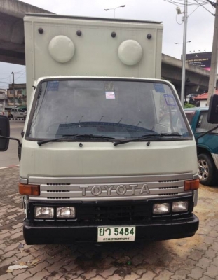 ขายถูกๆเพราะจะเลิกกิจการรถบรรทุก 4 ล้อ toyota dyna