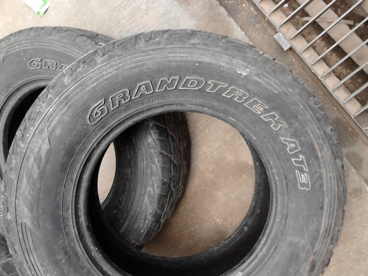 245/70R16 DUNLOP GRANDTREK AT3  มี 3 เส้น TEL.081-427-3941