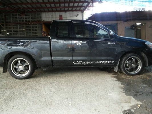 ขายด่วน ล้อแม็กนอก Japan ขอบ 18 พร้อมยาง ราคา 15000 บาท สนใจโทร 089-8859869 เดช