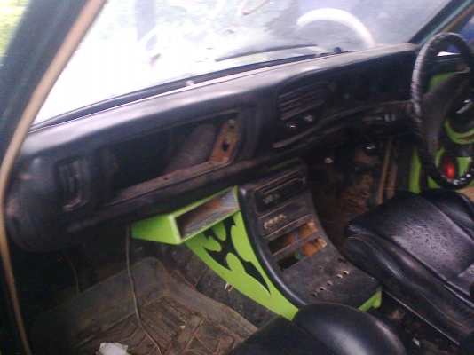 ฝากขายรถ ดัทสัน ช้างเหยียบ4ขอพร้อมทะเบียนพร้อมสนใจ0871684611