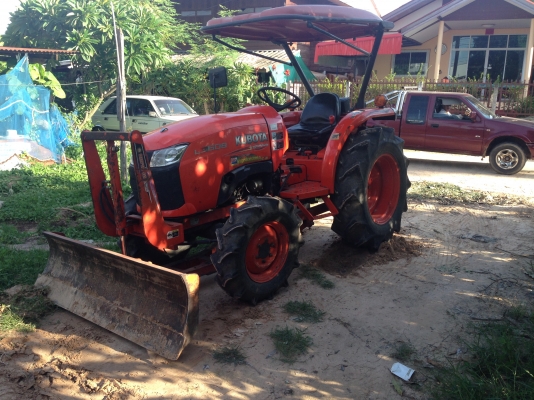 ขายด่วนรถไถนาคูโบต้า L 3608 แรง มีภาพวีดีโอ พร้อมอุปกรณ์ครบ 2 รายการ ได้แก่ ผานดันหน้า ผานหลัง ในราค ขายด่วนรถไถนาคูโบต้า L 3608 แรง มีภาพวีดีโอ พร้อมอุปกรณ์ครบ 2 รายการ ได้แก่ ผานดันหน้า ผานหลัง ในราค