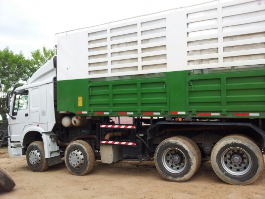 รถ12 ล้อ sinotruk ดั้มพ์เกษตร Howo 345 2x,xxx กม ถังแก็ส 10 ถัง ราคา 1,500,000 บาท รถ12 ล้อ sinotruk ดั้มพ์เกษตร Howo 345 2x,xxx กม ถังแก็ส 10 ถัง ราคา 1,500,000 บาท