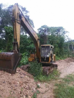 E 120 B CAT เปลี่ยนเครื่อง 6 BB ปั้มเดิมประตูบี้ถอดออกบูมอามพิเศษ แทค 60 เซน โซ่ดี ลูกปืนตัวเดินไม่ดังเอวแน่นทำงานน้อย ไม่โหลด ข้อเสียมอเตอร์ตัวเดินเบรคน้ำมันหมด 390000 จอดตากแดดเก่า