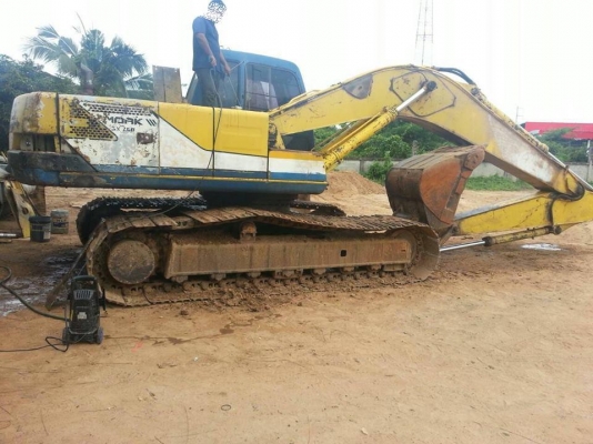 **620,000 บ.ต่อรอง**ขายแบคโฮ ยอดนิยม KOBELCO MARK3 SK 200 ไฟฟ้าตัด เครื่องเดิมปั้มเดิม เครื่องMITSU 6D31-135HP 6สูบ เครื่องดีแน่นดี แรง ไม่เยิ้ม ปั้มK3V แห้ง แรง ทำงานดีเร็ว ไม่โหลด บูมอาร์มดี มีปะ1แผล บุ้งกี๋ดีไม่ผุ บูท/สลัก แน่นดีใช้ได้ เอวดีมีขยับนิดๆ
