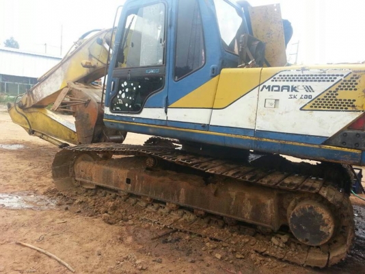 **620,000 บ.ต่อรอง**ขายแบคโฮ ยอดนิยม KOBELCO MARK3 SK 200 ไฟฟ้าตัด เครื่องเดิมปั้มเดิม เครื่องMITSU 6D31-135HP 6สูบ เครื่องดีแน่นดี แรง ไม่เยิ้ม ปั้มK3V แห้ง แรง ทำงานดีเร็ว ไม่โหลด บูมอาร์มดี มีปะ1แผล บุ้งกี๋ดีไม่ผุ บูท/สลัก แน่นดีใช้ได้ เอวดีมีขยับนิดๆ