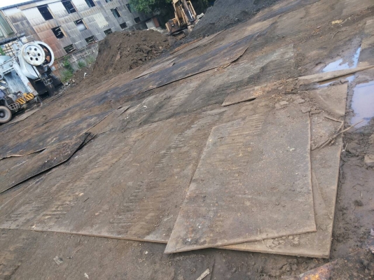 ขายเหล็กแผ่นมีหลายขนาดกว้าง1-1.5เมตรยาว4-6เมตร