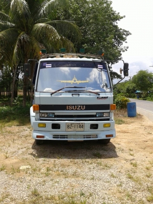 6ล้อดั้มพ์ ISUZU 165แรงม้า สภาพสวย พร้อมใช้งาน ใช้งานอยู่ ยางสวย เครื่องดี คัทซีสวย ราคาต่อรองได้ 087-2976734