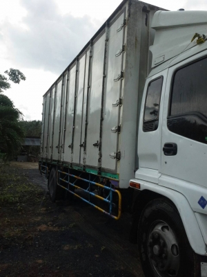 6ล้อใหญ่ ตู้แห้ง ประตู10บาน ยาว 7.20ม อีซูสุ 200แรงม้า ปี51 รถสวย เครื่องดี พร้อมใช้งาน ราคาต่อรองได้ เล่มทะเบียนพร้อม 087-2976734