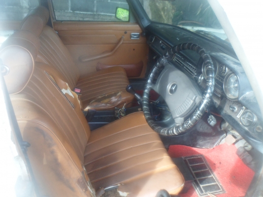รถเบนซ์240D รถเบนซ์240D