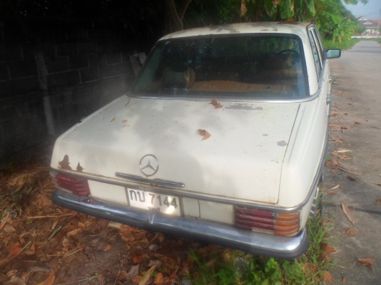 รถเบนซ์240D รถเบนซ์240D