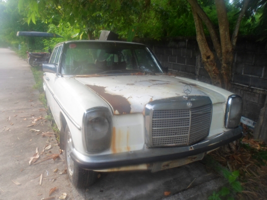 รถเบนซ์240D รถเบนซ์240D