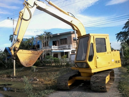 KOMATSU PC60-1 สภาพรถสวยมากๆ พร้อมใช้งานได้เลย เครื่องดี ปั๊มแรง ราคาต่อรองได้ 087-2976734