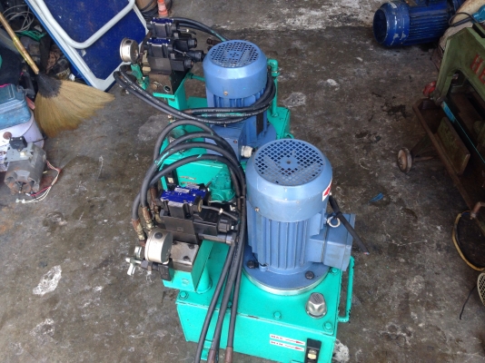 ขายปั้มน้ำมันไฮโดรลิค ขนาดมอเตอร์ 3 HP. 380 V พร้อมซาลีนอยวาล์ว 2 ตัว สภาพสวยมาก อุปกรณ์ครบ พร้อมใช้งาน มี 2 ตัวครับ(เหลือ 1 ตัวครับ) ขายปั้มน้ำมันไฮโดรลิค ขนาดมอเตอร์ 3 HP. 380 V พร้อมซาลีนอยวาล์ว 2 ตัว สภาพสวยมาก อุปกรณ์ครบ พร้อมใช้งาน มี 2 ตัวครับ(เหลือ 1 ตัวครับ)