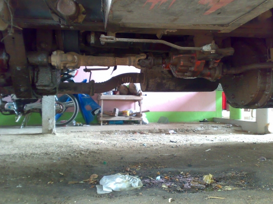 สิบล้อ หน้ายาวอีซูซุ เครื่องนิสสัน PD 185 แรงม้า 2เพลา ดั้ม