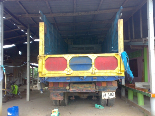 สิบล้อ หน้ายาวอีซูซุ เครื่องนิสสัน PD 185 แรงม้า 2เพลา ดั้ม