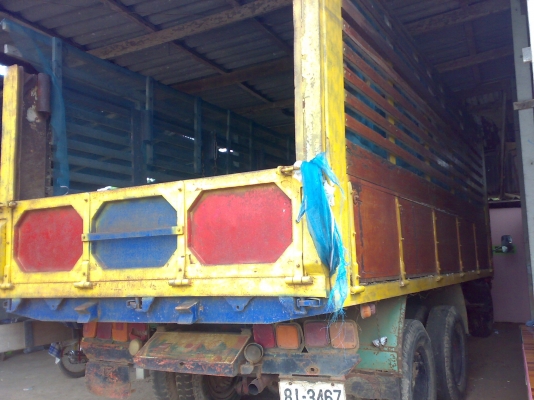 สิบล้อ หน้ายาวอีซูซุ เครื่องนิสสัน PD 185 แรงม้า 2เพลา ดั้ม