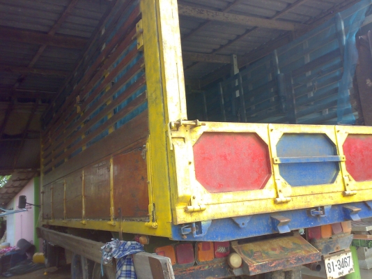 สิบล้อ หน้ายาวอีซูซุ เครื่องนิสสัน PD 185 แรงม้า 2เพลา ดั้ม