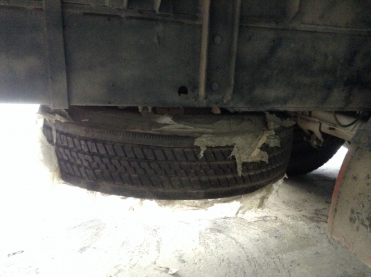 ขาย10ล้อช่วงยาว195กระบะเนียม