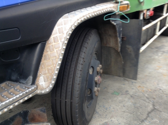 ขาย10ล้อช่วงยาว195กระบะเนียม