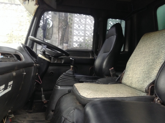 ขาย10ล้อช่วงยาว195กระบะเนียม