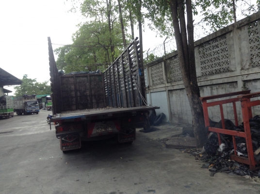 ขาย10ล้อช่วงยาว195กระบะเนียม