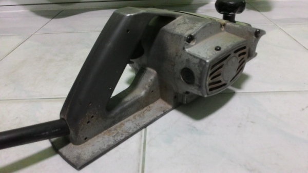 กบไฟฟ้า 3 นิ้ว Makita รุ่น 1600 (750w) สภาพดีพร้อมใช้งานครับ