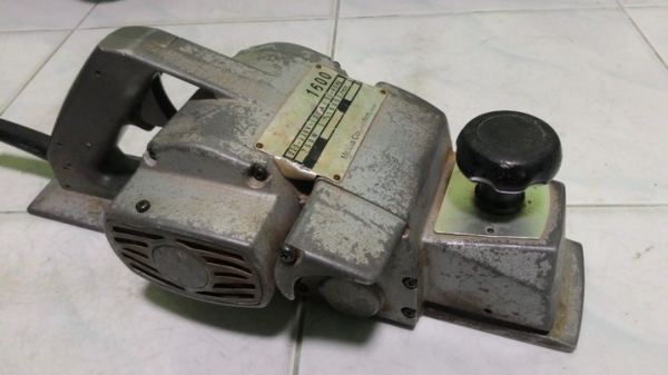 กบไฟฟ้า 3 นิ้ว Makita รุ่น 1600 (750w) สภาพดีพร้อมใช้งานครับ