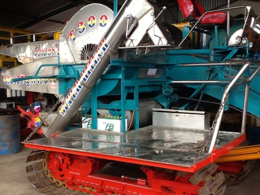 ซื้อขายแลกเปลี่ยนรถเกี่ยวข้าวมือสองและซ่อมช่วงล่าง ใหม่และเก่า สนใจติดต่อ ปรีชา การช่าง(ช่างอุ) โทร 0860025364