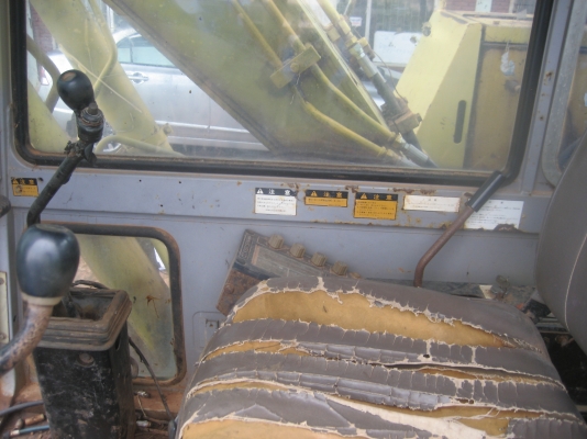 KOMATSU PC 100 รุ่น 3 ราคา 420,000 บาท KOMATSU PC 100 รุ่น 3 ราคา 420,000 บาท