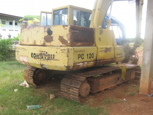 KOMATSU PC 100 รุ่น 3 ราคา 420,000 บาท KOMATSU PC 100 รุ่น 3 ราคา 420,000 บาท