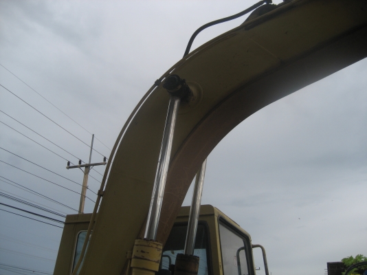 KOMATSU PC 100 รุ่น 3 ราคา 420,000 บาท KOMATSU PC 100 รุ่น 3 ราคา 420,000 บาท