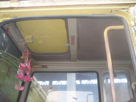 KOMATSU PC 100 รุ่น 3 ราคา 420,000 บาท KOMATSU PC 100 รุ่น 3 ราคา 420,000 บาท