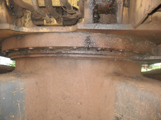 KOMATSU PC 100 รุ่น 3 ราคา 420,000 บาท KOMATSU PC 100 รุ่น 3 ราคา 420,000 บาท