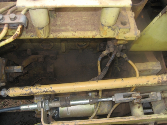 KOMATSU PC 100 รุ่น 3 ราคา 420,000 บาท KOMATSU PC 100 รุ่น 3 ราคา 420,000 บาท