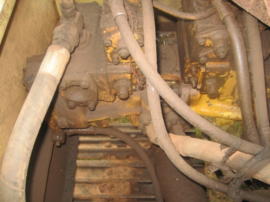 KOMATSU PC 100 รุ่น 3 ราคา 420,000 บาท KOMATSU PC 100 รุ่น 3 ราคา 420,000 บาท