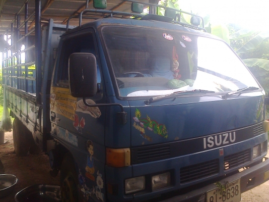 หกล้อ อีซูซุ NPR115เกียร์สั้นๆ รถไทบ้านพร้อมขาย ทะเบียนพร้อมโอน