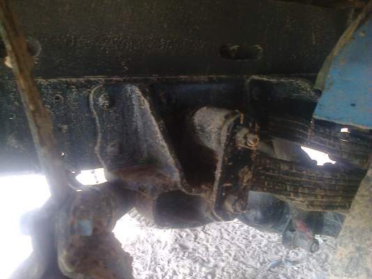 หกล้อ อีซูซุ NPR115เกียร์สั้นๆ รถไทบ้านพร้อมขาย ทะเบียนพร้อมโอน