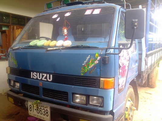หกล้อ อีซูซุ NPR115เกียร์สั้นๆ รถไทบ้านพร้อมขาย ทะเบียนพร้อมโอน