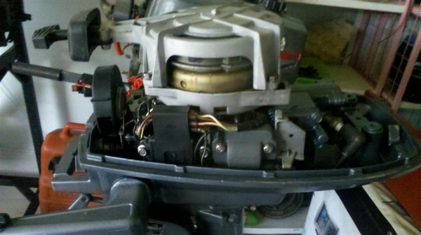 เครื่อง ยามาฮ่า 4แรงม้า 2จังหวะ หางสั้น 17นิ้ว 13500บาท