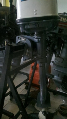 เครื่อง ยามาฮ่า 4แรงม้า 2จังหวะ หางสั้น 17นิ้ว 13500บาท