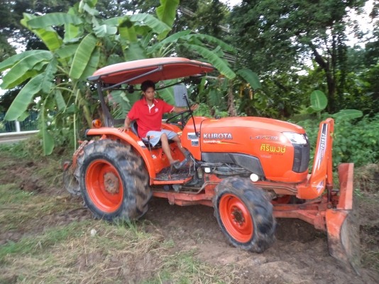 ขาย((485000))รถไถคูโบต้า47แรง อุปกรครบ4อย่างสภาพสวยพร้อมใช้งาน