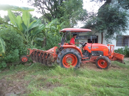 ขาย((485000))รถไถคูโบต้า47แรง อุปกรครบ4อย่างสภาพสวยพร้อมใช้งาน