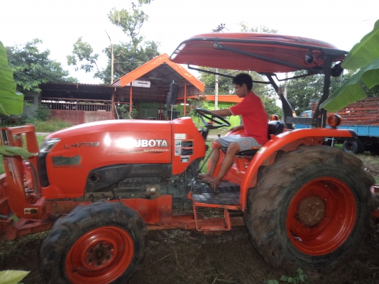 ขาย((485000))รถไถคูโบต้า47แรง อุปกรครบ4อย่างสภาพสวยพร้อมใช้งาน