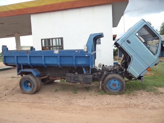 ขาย((175000)) รถอีซูซุ6ล้อดั้ม เครื่อง85แรง  ราคาถูกๆคับ  (ไม่มีเล่มคับ)