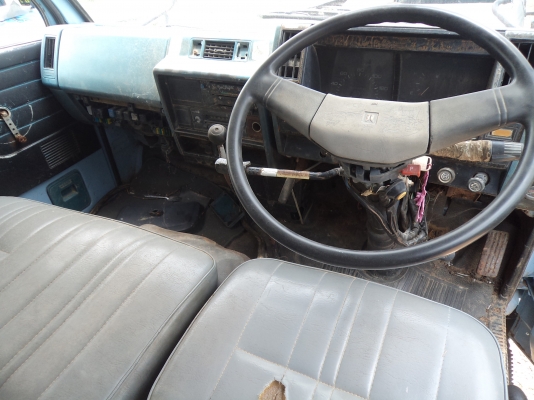 ขาย((175000)) รถอีซูซุ6ล้อดั้ม เครื่อง85แรง  ราคาถูกๆคับ  (ไม่มีเล่มคับ)