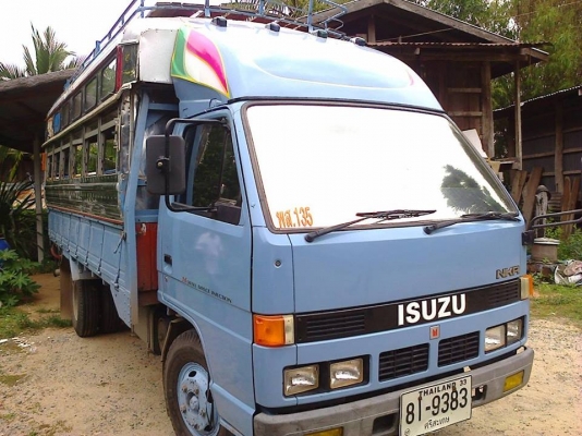 ***ขายแล้วครับขอบคุณ Truck2hand ขาย6ล้อประกอบมีหลังคาโดยสาร สภาพสวยๆ ISUZU NKR58L 4BB1-100HP ปี43 เครื่อง100แรงฝาดำ แน่นดีแรงดี เกียร์สั้นเข้าง่ายไม่มีหลุด ช่วงล่างเดิม5น็อต หน้า-หลัง คัสซีสวยไม่ปะไม่ดาม กระบะพื้นไม้4.30ม.มีหลังคาโดยสาร พื้นสวยข้างสวยไม่ม