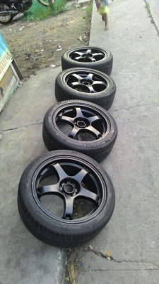 17" กว้าง7 4/11-114 ยาง215/45 ปี10 4วง ครบชุด